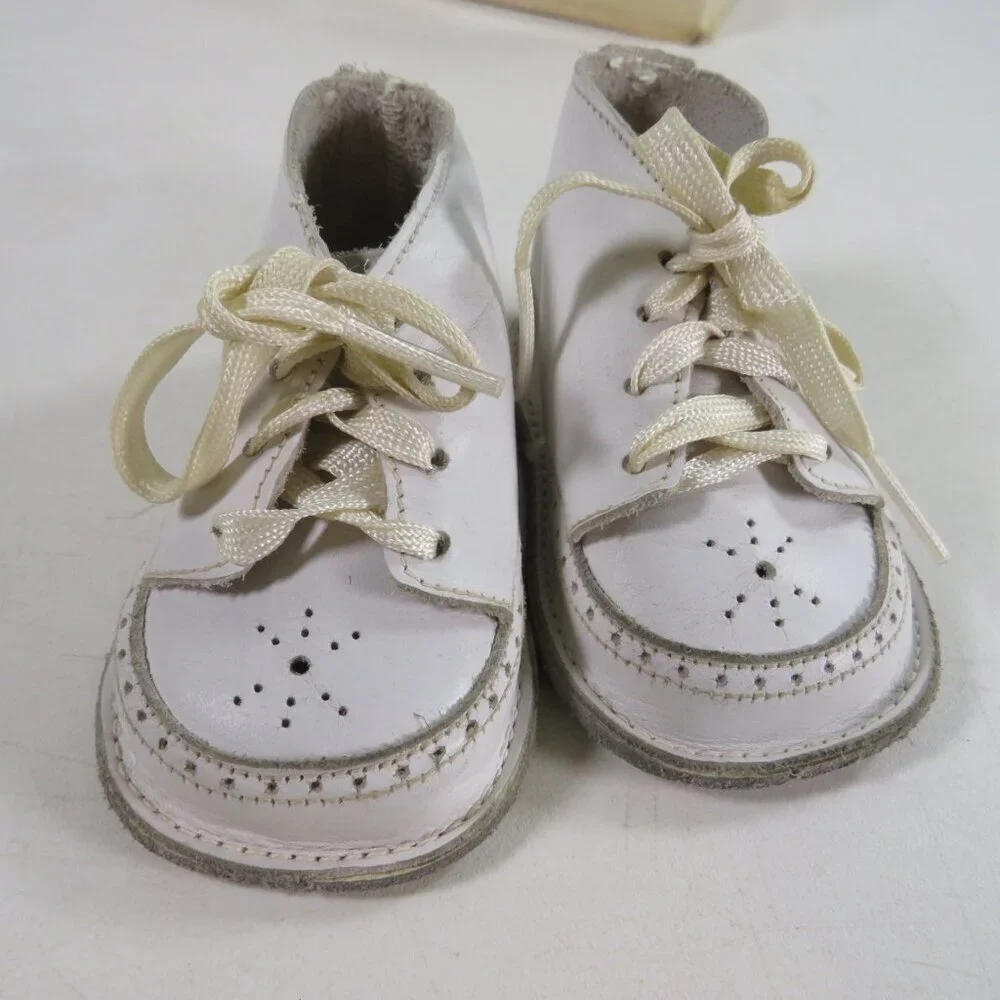 Baby Vintage White Leather Baby Shoes Scott's Shoes size 13W with original box